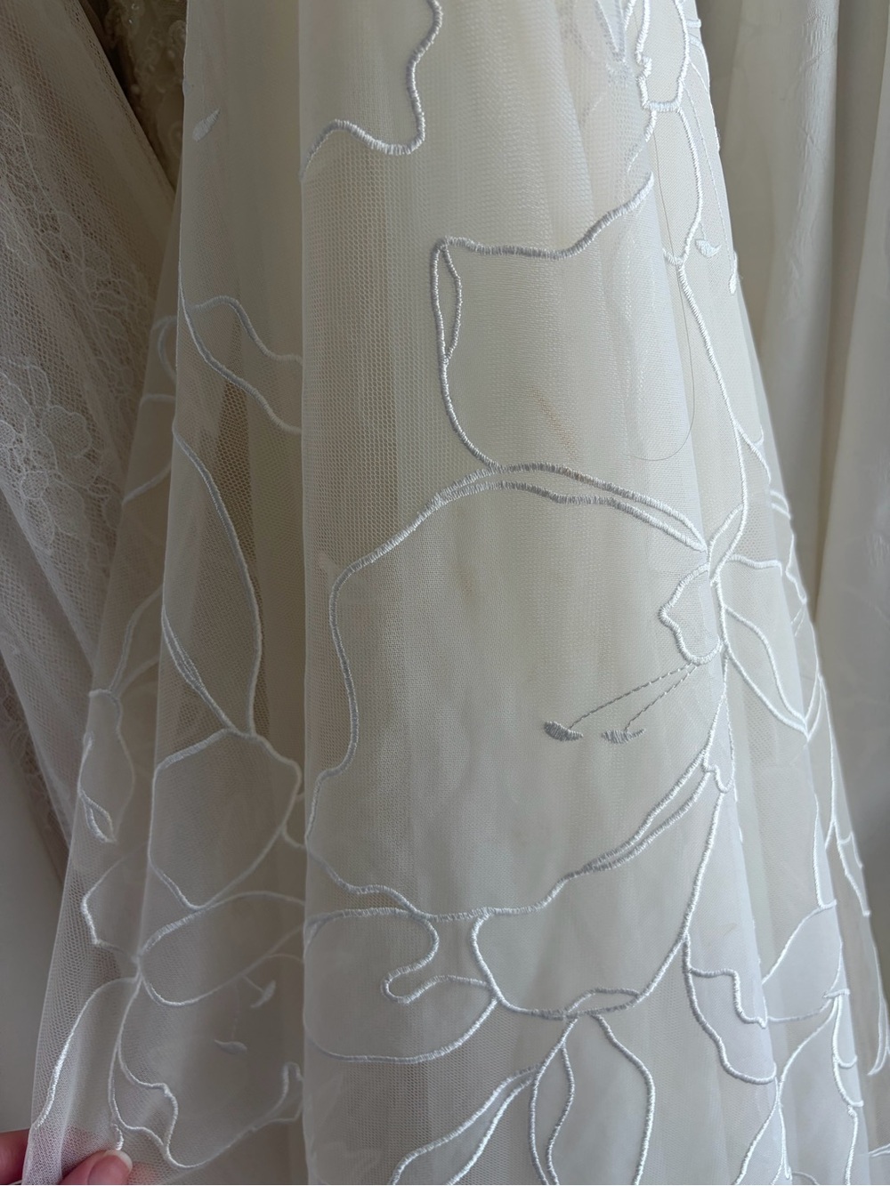 Lorelai by Jenny Yoo Wedding Dress Size 14 - Picture 4 of 6